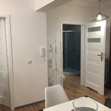 Sea Wolf Apartment *